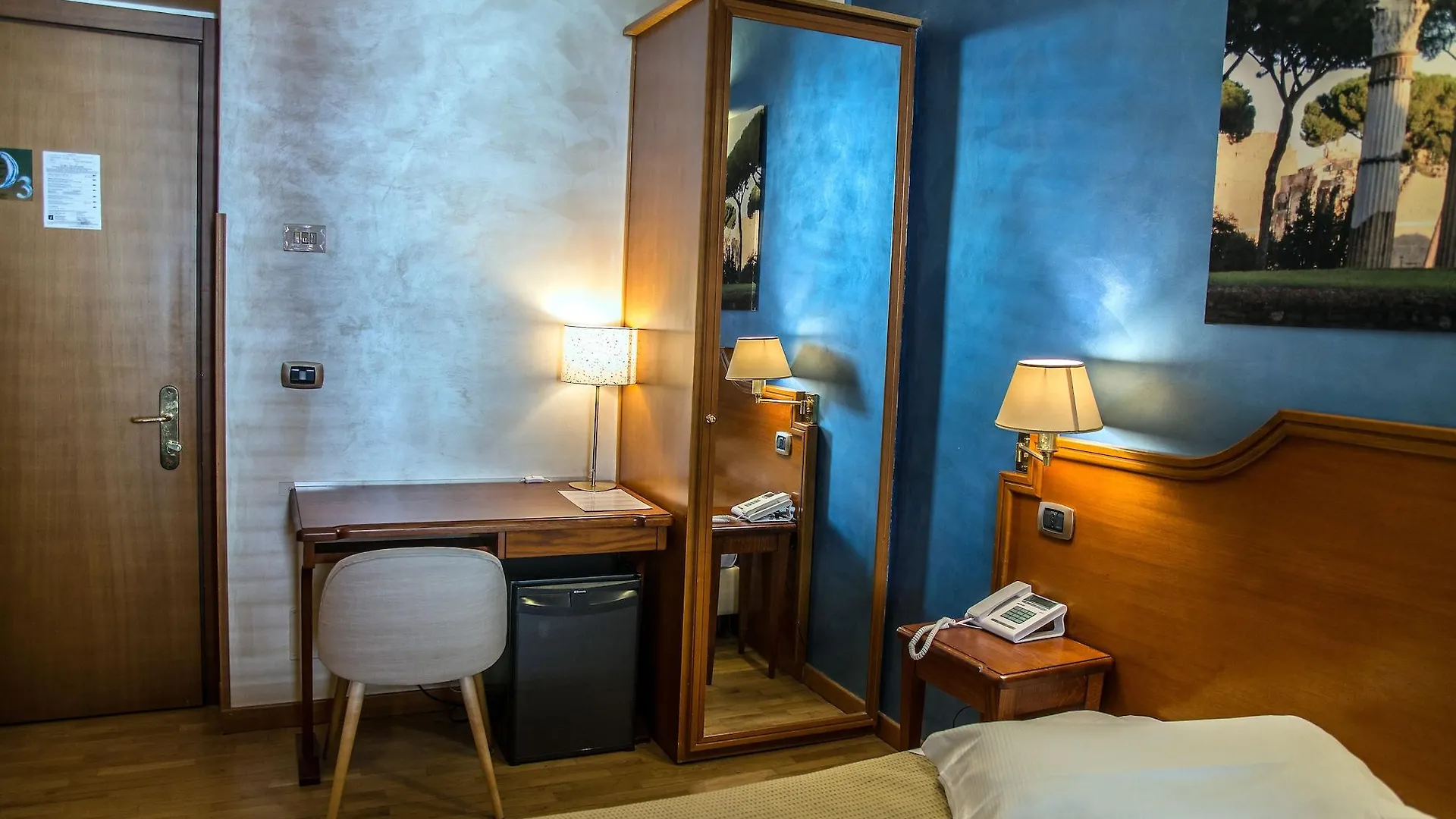 Hotel Kent Rome 3*,  Italy